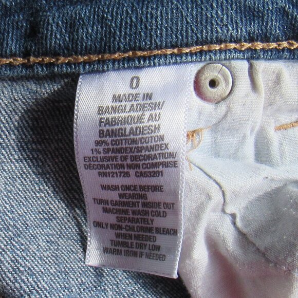 Aeropostale Women's Distressed Seriously Stretchy Denim Jeans Midi Shorts Size 0 - Picture 3 of 6